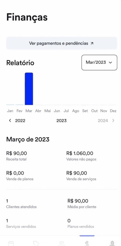 Tela de finanças do app da Quaddro com o relatório do mês, num iPhone 17