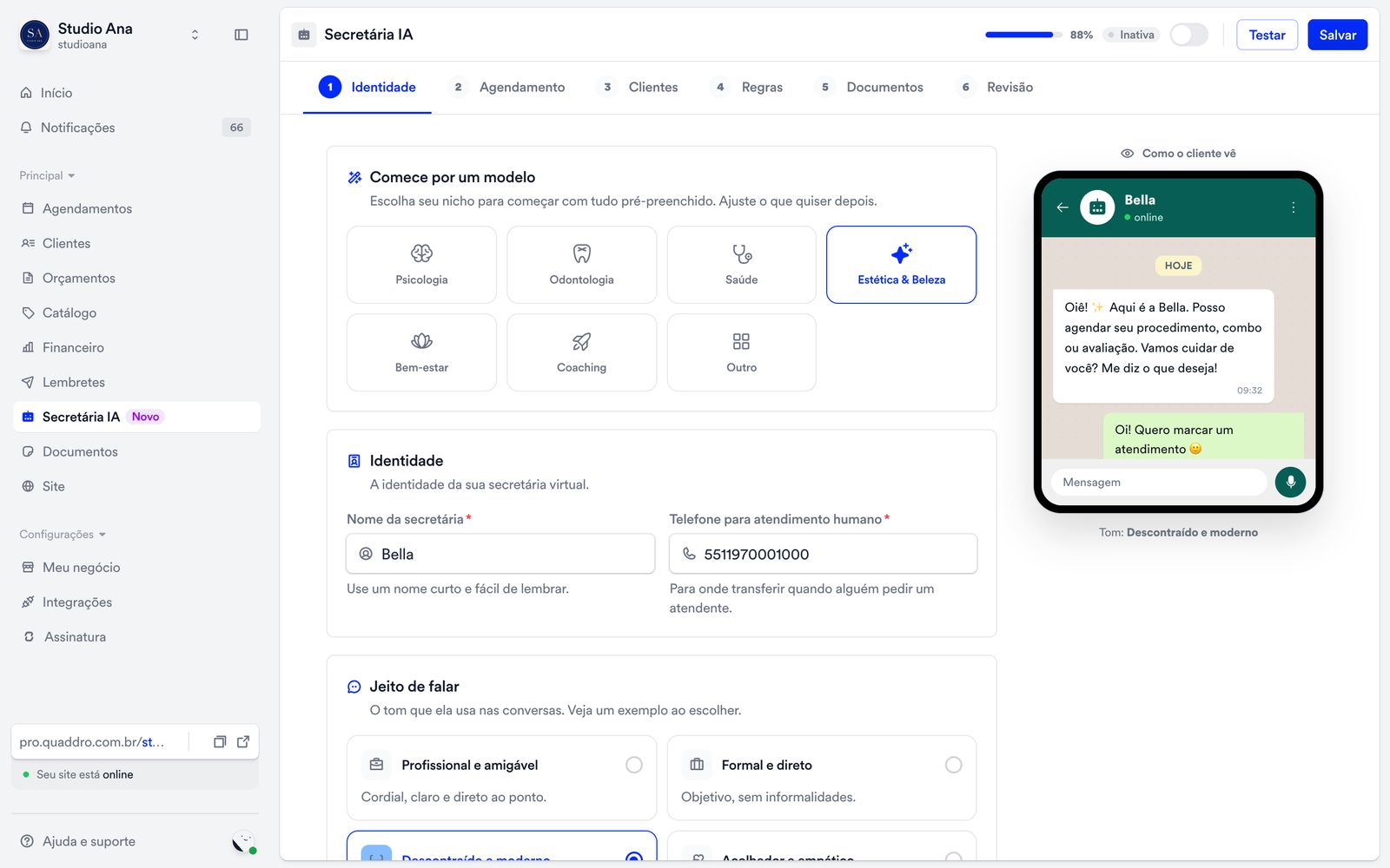 Configuração da secretária de IA na Quaddro, com os passos Identidade, Agendamento, Clientes, Regras, Documentos e Revisão